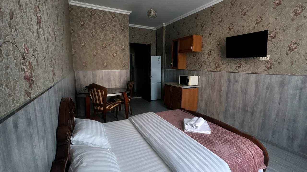 Отдельная спальня с двуспальной ортопедической кроватью
