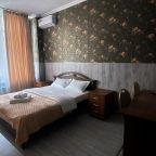 Отдельная спальня с двуспальной ортопедической кроватью