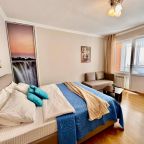 Полулюкс (С лоджией), Апартаменты Sun City Apartments на Парковой 40