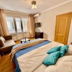 Полулюкс (С лоджией), Апартаменты Sun City Apartments на Парковой 40