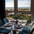 Люкс (С видом на город), Апартаменты Sun City Apatrments на Войкова 27