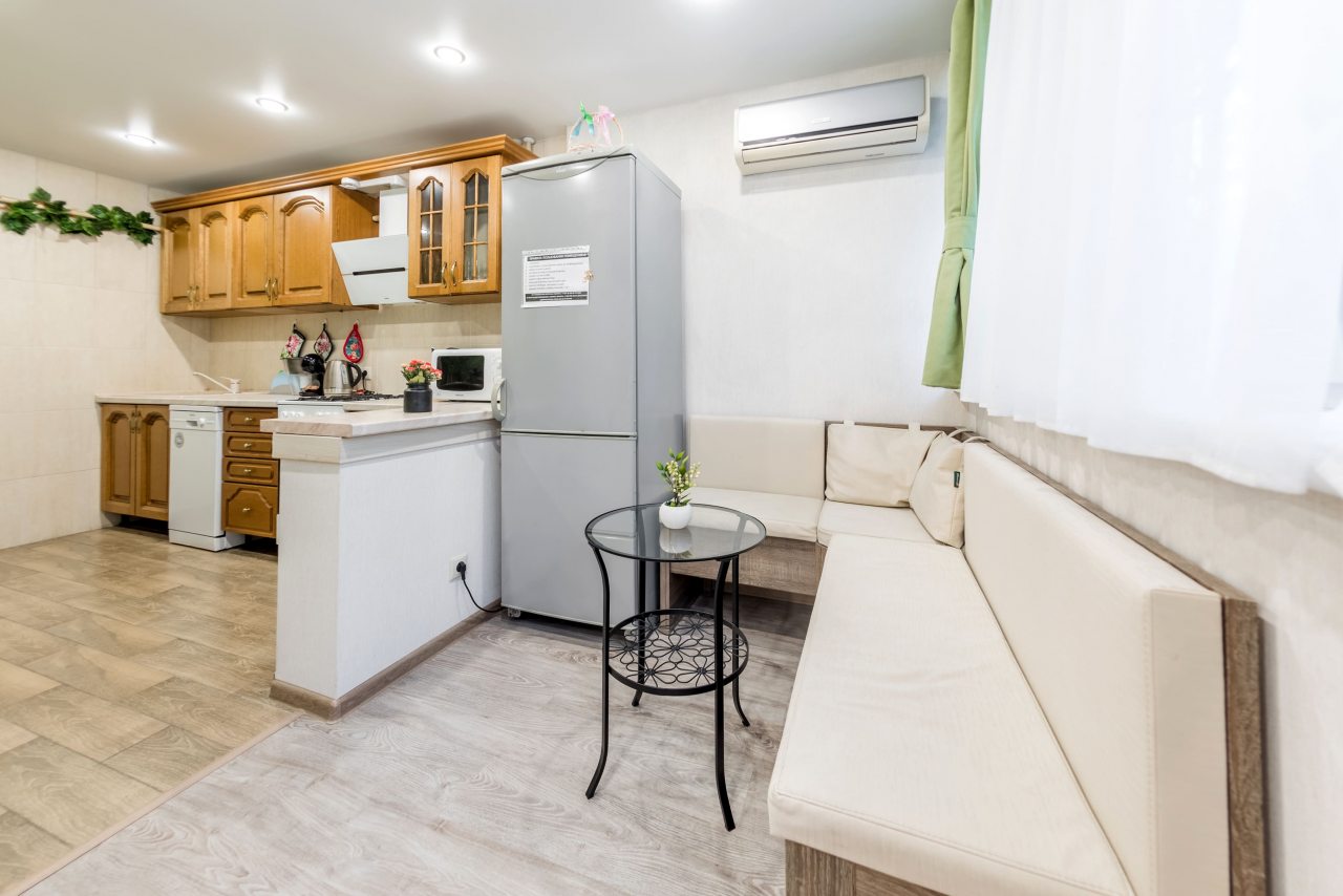 Апартаменты (С лоджией и кондиционером), Апартаменты Sun City Apartments на Островского 35/11