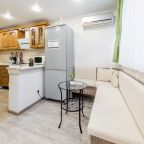 Апартаменты (С лоджией и кондиционером), Апартаменты Sun City Apartments на Островского 35/11