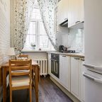 Апартаменты (Квартира в самом центре событий), Апартаменты Квартира в самом центре событий