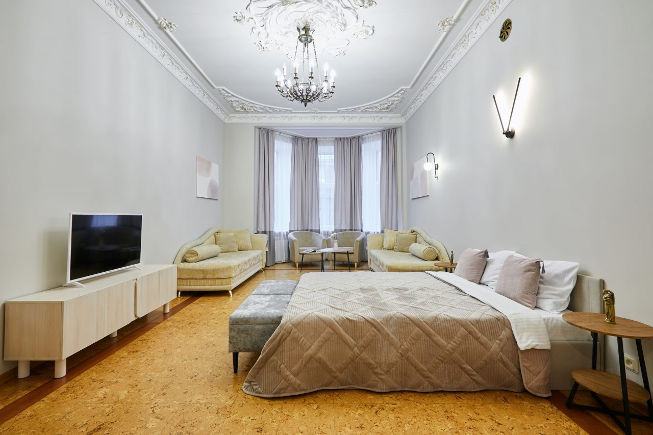 Апартаменты (Три спальни, балкон, красивый дом), Апартаменты Три спальни балкон красивый дом