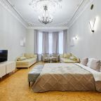 Апартаменты (Три спальни, балкон, красивый дом), Апартаменты Три спальни балкон красивый дом