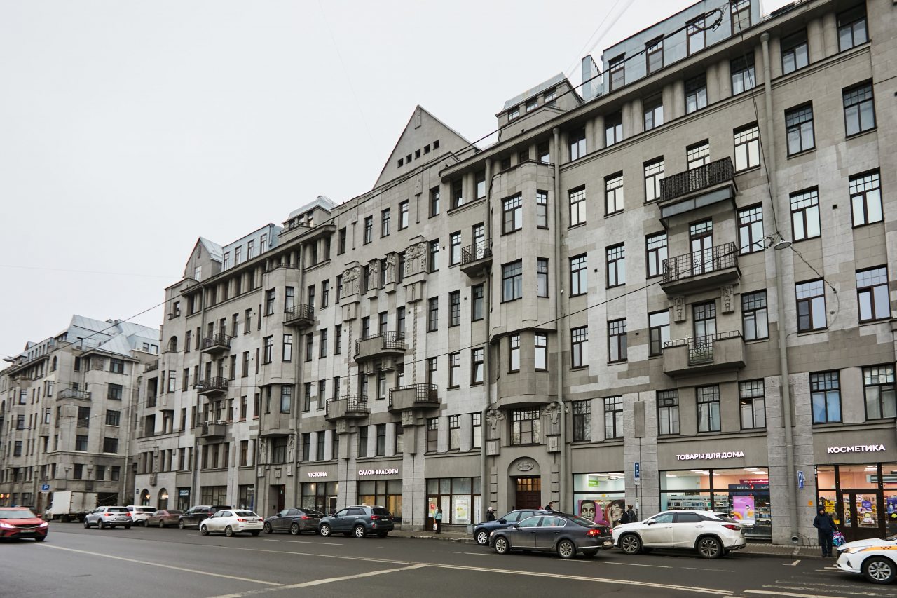 Апартаменты (Три спальни, балкон, красивый дом), Апартаменты Три спальни балкон красивый дом