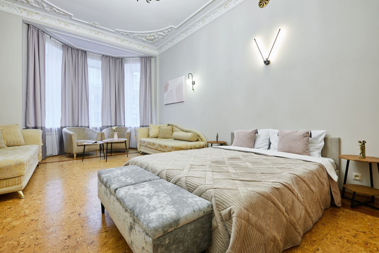 Апартаменты (Три спальни, балкон, красивый дом), Апартаменты Три спальни балкон красивый дом