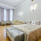 Апартаменты (Три спальни, балкон, красивый дом), Апартаменты Три спальни балкон красивый дом