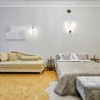 Апартаменты (Три спальни, балкон, красивый дом), Апартаменты Три спальни балкон красивый дом