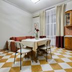 Апартаменты (Три спальни, балкон, красивый дом), Апартаменты Три спальни балкон красивый дом