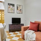 Апартаменты (Три спальни, балкон, красивый дом), Апартаменты Три спальни балкон красивый дом