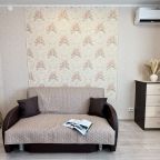 Апартаменты (С закрытым двором, рядом ТЦ Кристалл!), Апартаменты На Менделеева