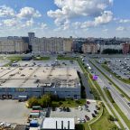 Апартаменты (С закрытым двором, рядом ТЦ Кристалл!), Апартаменты На Менделеева
