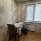 Трёхместный и более, Апартаменты Тухачевского 50