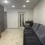 Трёхместный и более, Апартаменты Тухачевского 50