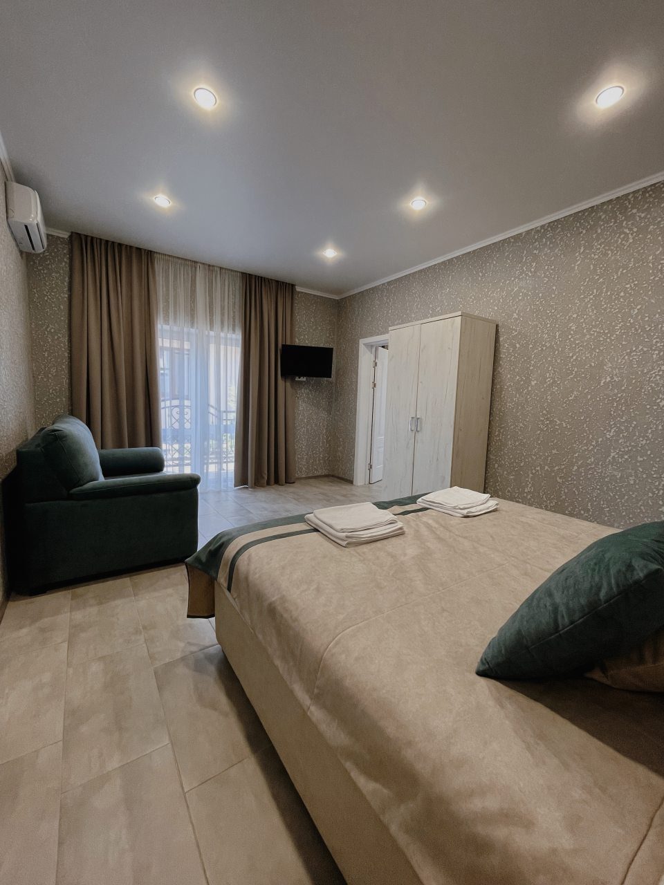 Шестиместный, Гостевой дом Barcelo