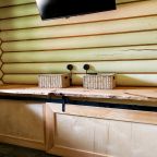 Люкс (Luxe** Room двухкомнатный с видом на горы и реку (к1R3)), Отель ЭКО отель в горах Алтая Шале Леший
