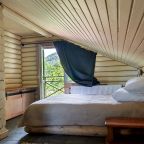 Люкс (Luxe** Room двухкомнатный с видом на горы и реку (к1R3)), Отель ЭКО отель в горах Алтая Шале Леший