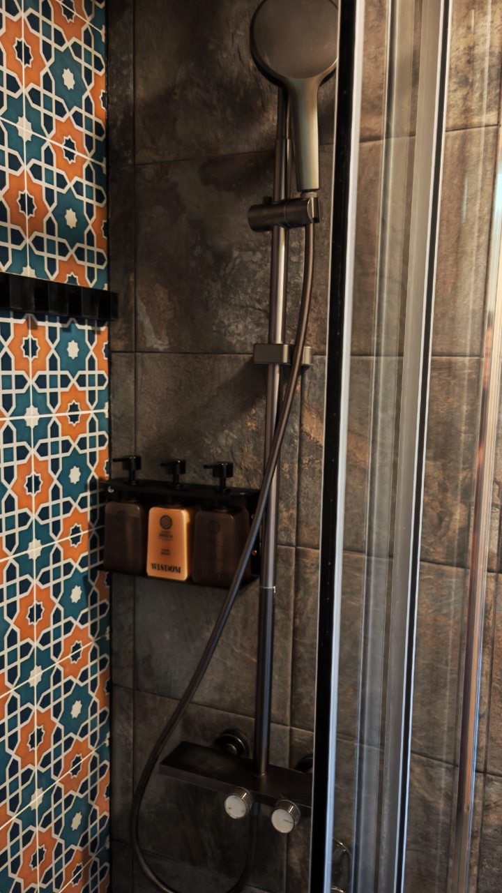 Люкс (Luxe** Room двухкомнатный с видом на горы и реку (к1R3)), Отель ЭКО отель в горах Алтая Шале Леший