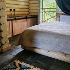 Люкс (Luxe** Room двухкомнатный с видом на горы и реку (к1R3)), Отель ЭКО отель в горах Алтая Шале Леший