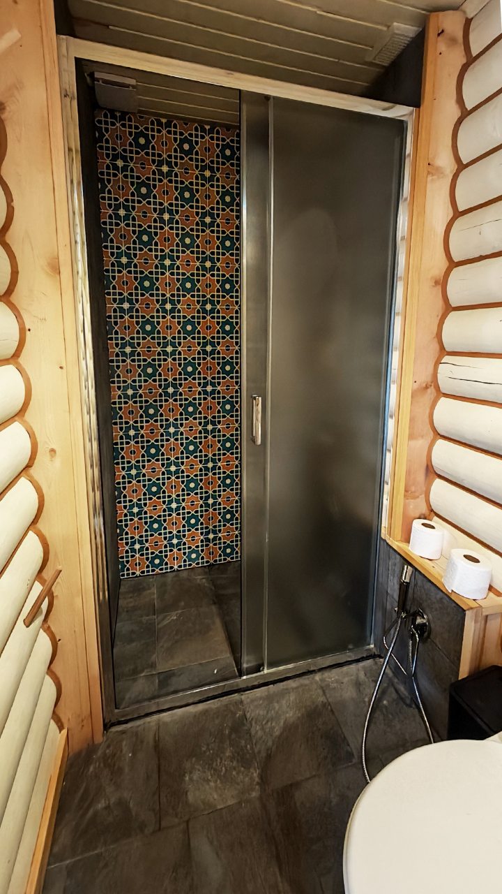 Двухместный (Double Room с двуспальной кроватью  (к1R1-2)), Отель ЭКО отель в горах Алтая Шале Леший