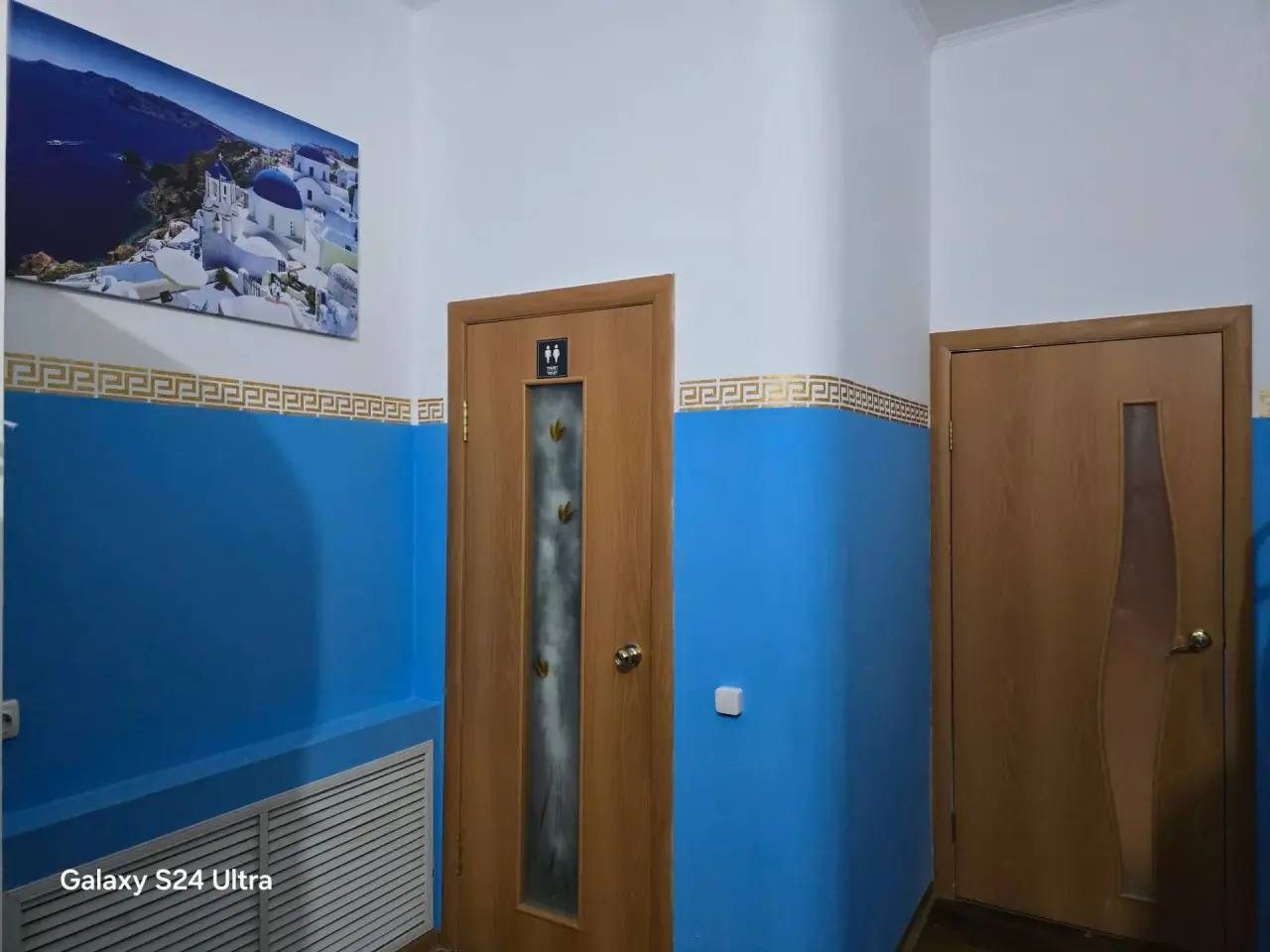Шестиместный Женский (Греция), Хостел Вокруг Света