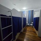 Шестиместный Женский (Греция), Хостел Вокруг Света