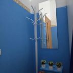 Шестиместный Женский (Греция), Хостел Вокруг Света