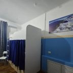 Шестиместный Женский (Греция), Хостел Вокруг Света