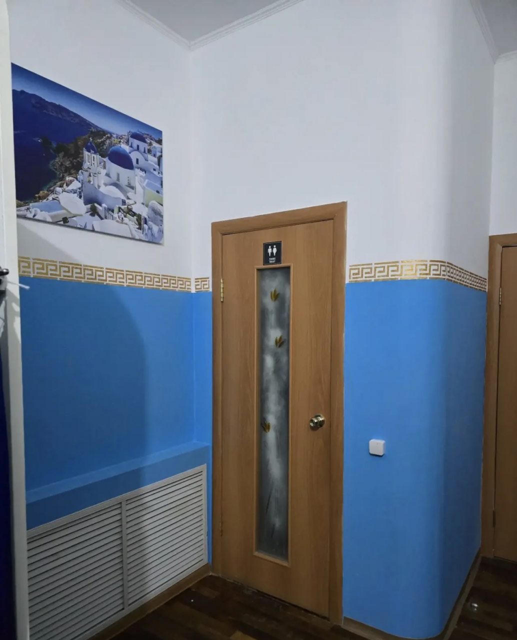 Шестиместный Женский (Греция), Хостел Вокруг Света