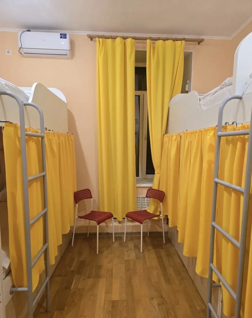 Шестиместный Мужской (Египет), Хостел Вокруг Света