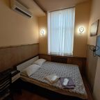 Двухместный (Стандарт с одной двуспальной кроватью с санузлом и душевой в номере), Мини-отель IQ ОТЕЛЬ