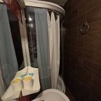 Двухместный (Эконом с одной двуспальной кроватью (санузел и душ на этаже)), Мини-отель IQ ОТЕЛЬ