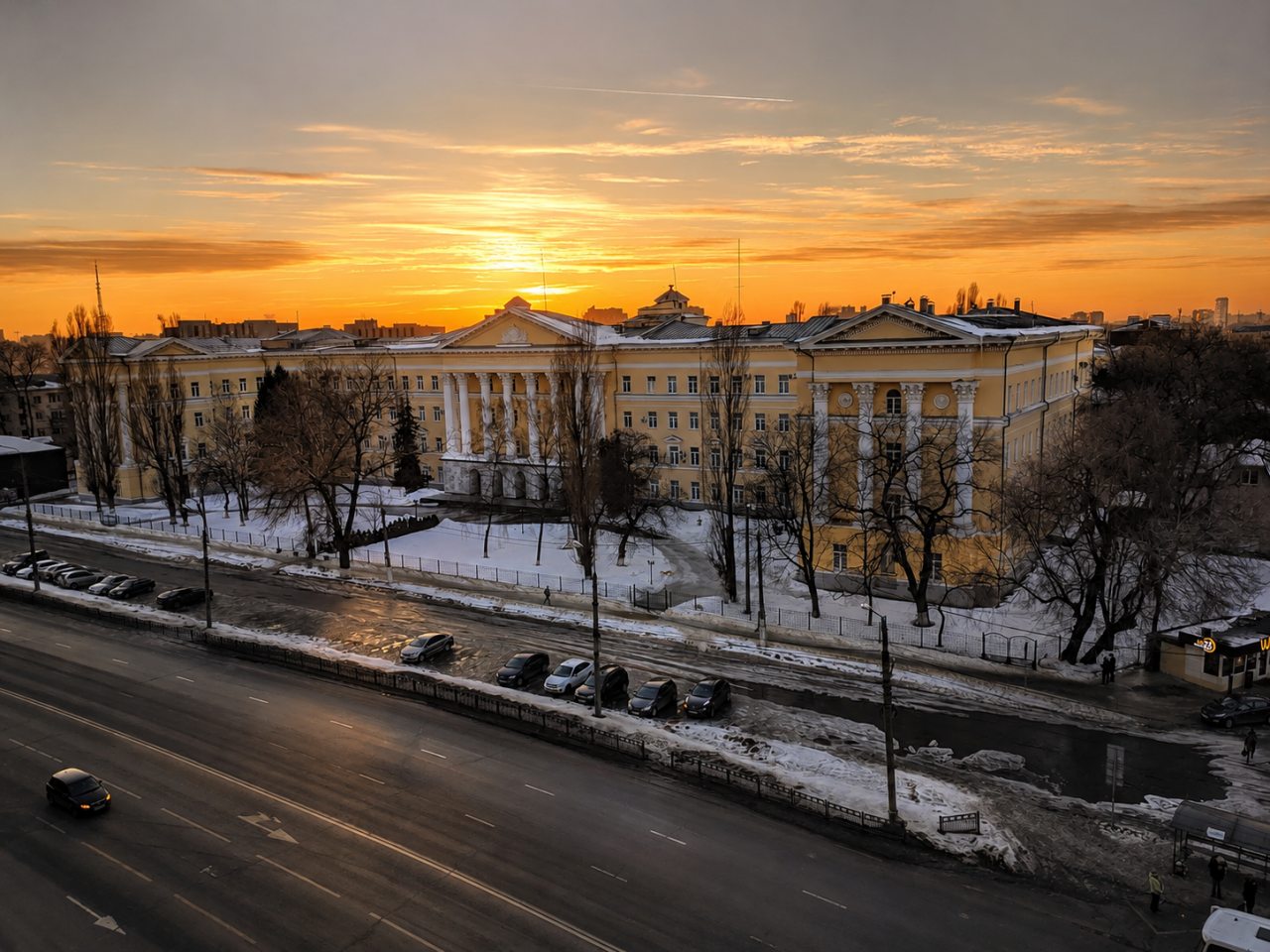 Квартира (Студия 65 м² в центре — напротив Педуниверситет, 5 минут до ж/д вокзала), Апартаменты Просторная студия 65м2 в центре напротив Педуниверситета