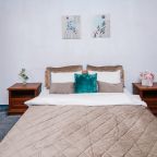Апартаменты (Myhome Yourhome на ул. Академика Платонова д.10 к.4), Апартаменты Myhome Yourhome на улице Академика Платонова 10к4