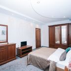 Апартаменты (Myhome Yourhome на ул. Академика Платонова д.10 к.4), Апартаменты Myhome Yourhome на улице Академика Платонова 10к4