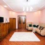 Апартаменты (Myhome Yourhome на ул. Академика Платонова д.10 к.4), Апартаменты Myhome Yourhome на улице Академика Платонова 10к4
