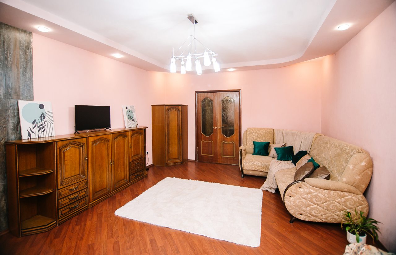 Апартаменты (Myhome Yourhome на ул. Академика Платонова д.10 к.4), Апартаменты Myhome Yourhome на улице Академика Платонова 10к4