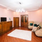 Апартаменты (Myhome Yourhome на ул. Академика Платонова д.10 к.4), Апартаменты Myhome Yourhome на улице Академика Платонова 10к4