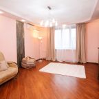 Апартаменты (Myhome Yourhome на ул. Академика Платонова д.10 к.4), Апартаменты Myhome Yourhome на улице Академика Платонова 10к4