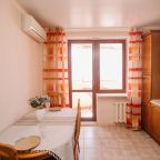 Апартаменты (Myhome Yourhome на ул. Академика Платонова д.10 к.4), Апартаменты Myhome Yourhome на улице Академика Платонова 10к4