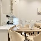 Делюкс (Делюкс в цоколе), Отель Клуб Отеля Миррор