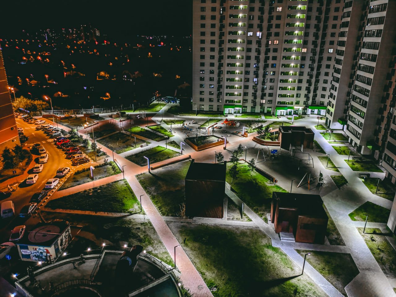 Квартира (В центре в современном ЖК - 16 этаж и красивый вид), Апартаменты На Челюскинцев 101в