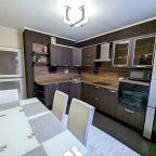 Квартира (В центре в современном ЖК - 16 этаж и красивый вид), Апартаменты На Челюскинцев 101в
