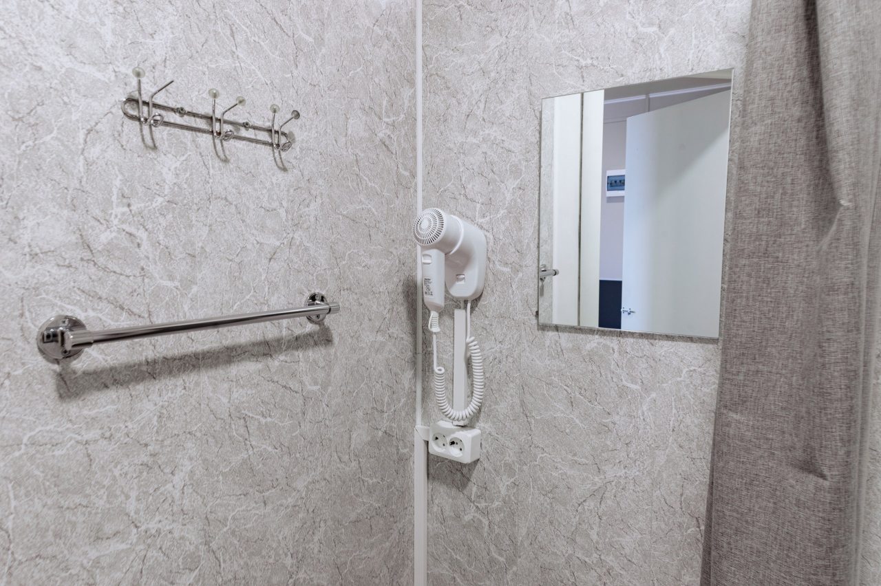 Апартаменты (Квартира на Байкальской 402), Апартаменты Соколов