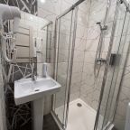 Трёхместный и более (Стандарт с балконом), Гостевой дом Авангард