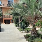 Автостоянка / Парковка, Коттедж Мадлен