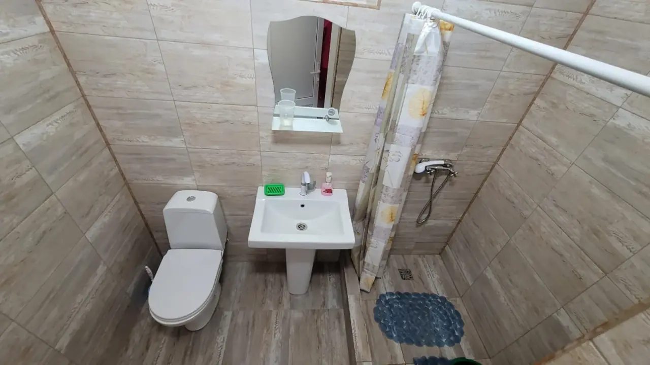 Трёхместный и более, База отдыха Дружба