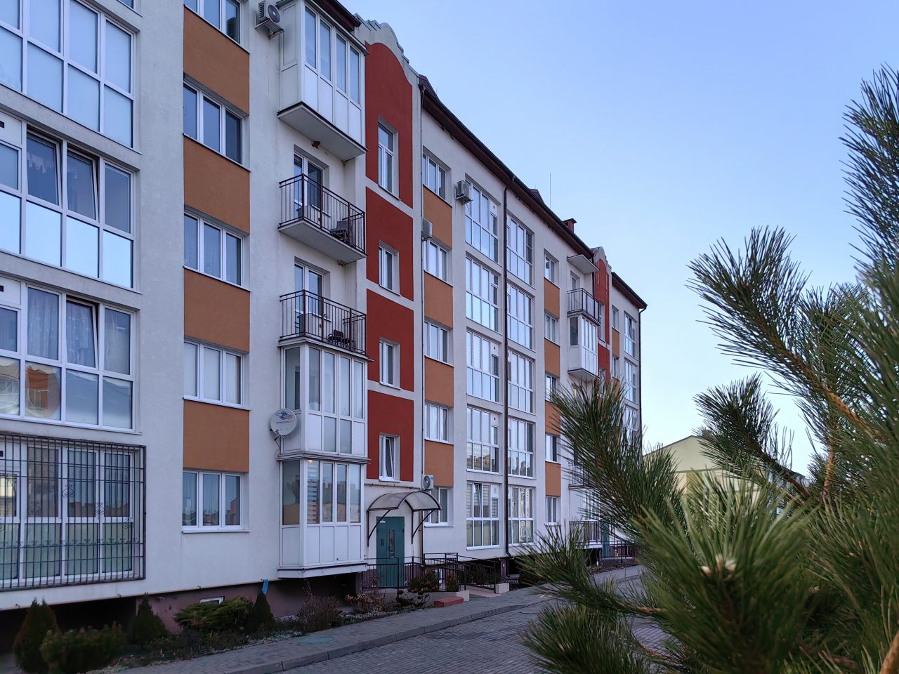 Апартаменты (Янтарный Закат), Апартаменты СТОП.СНЯТО. Янтарный закат